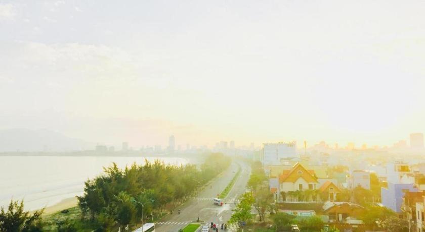 Whale Ocean View Hotel Da Nang Exterior photo